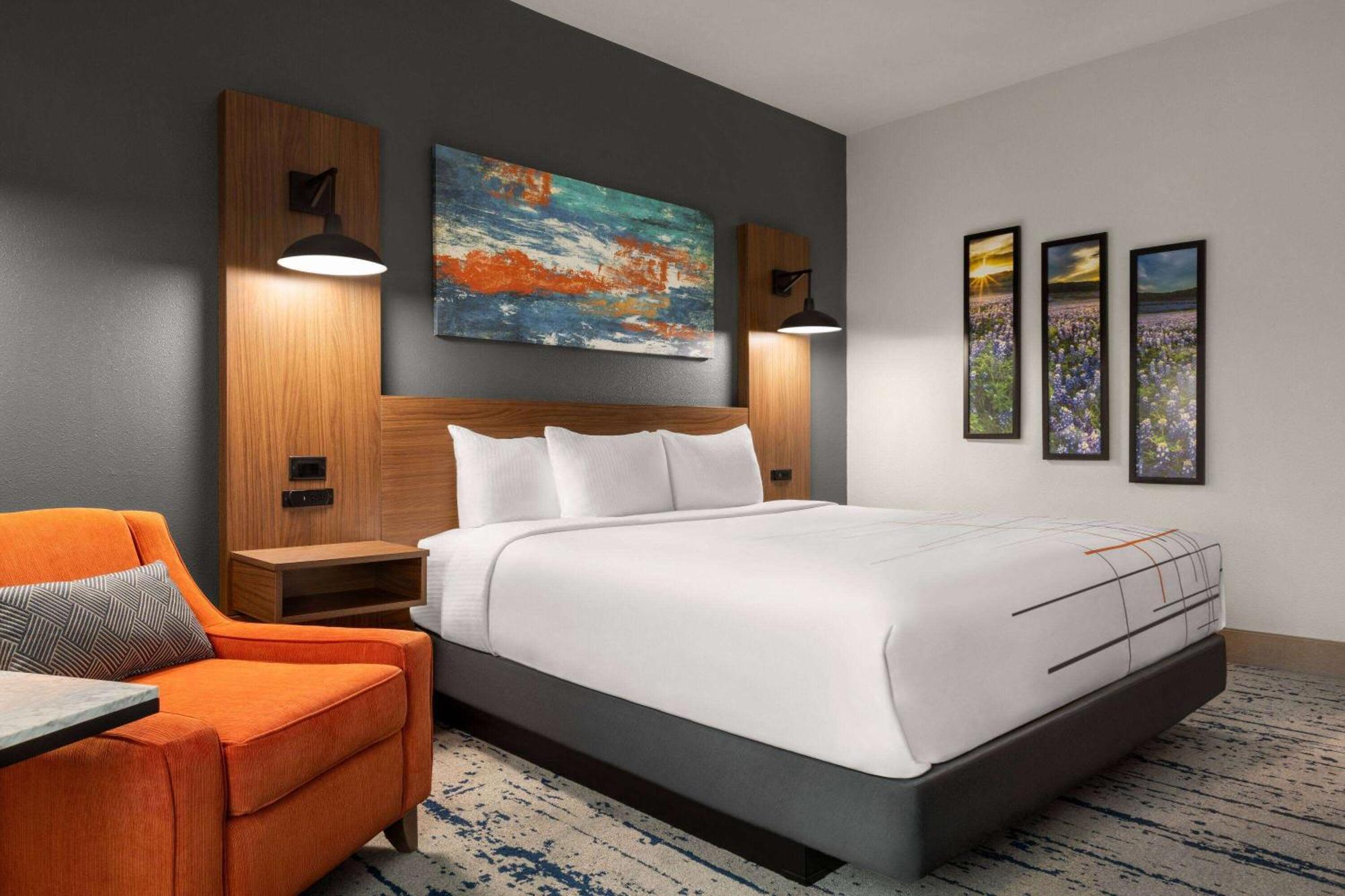 La Quinta Inn & Suites By Wyndham Austin South Exteriör bild