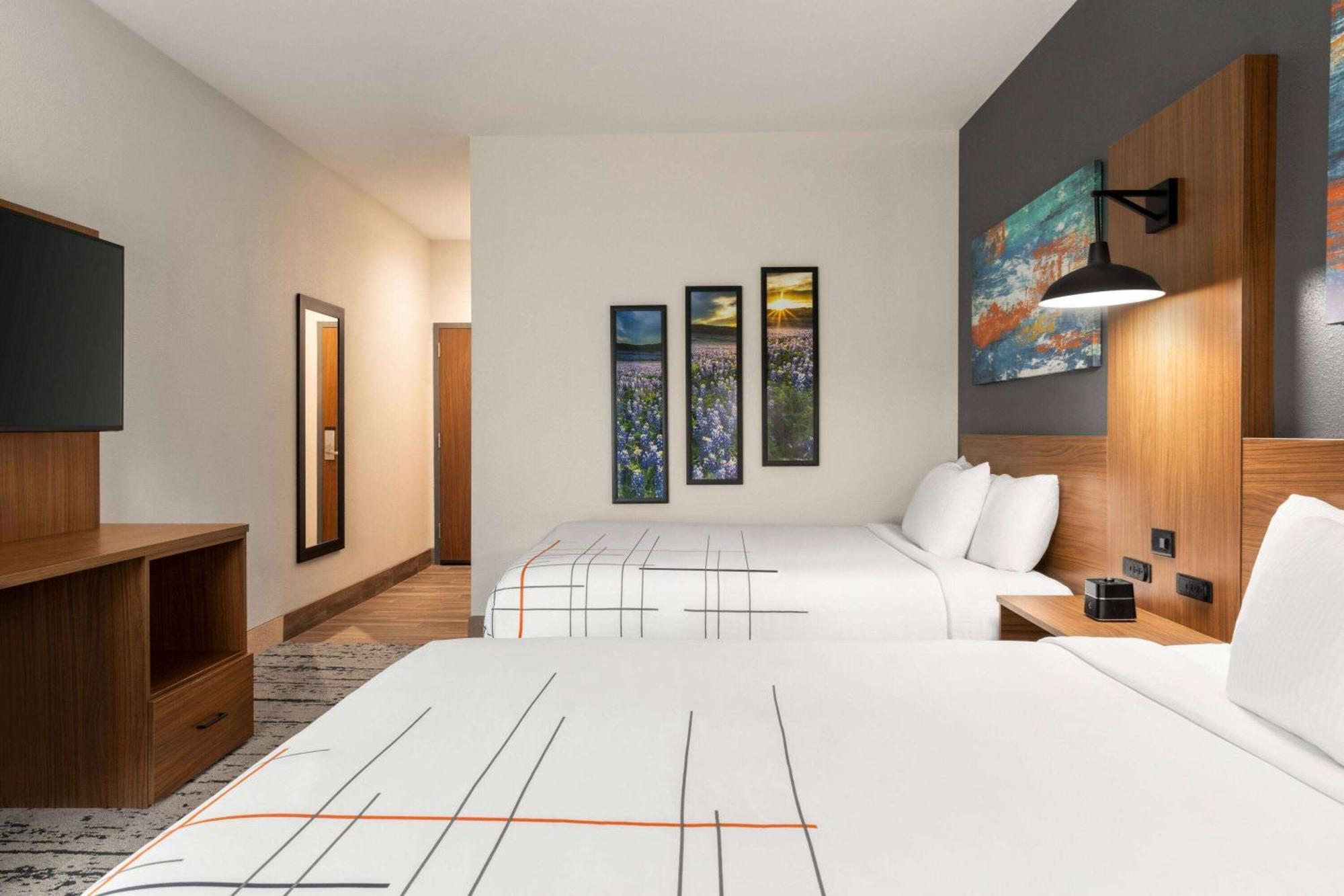 La Quinta Inn & Suites By Wyndham Austin South Exteriör bild