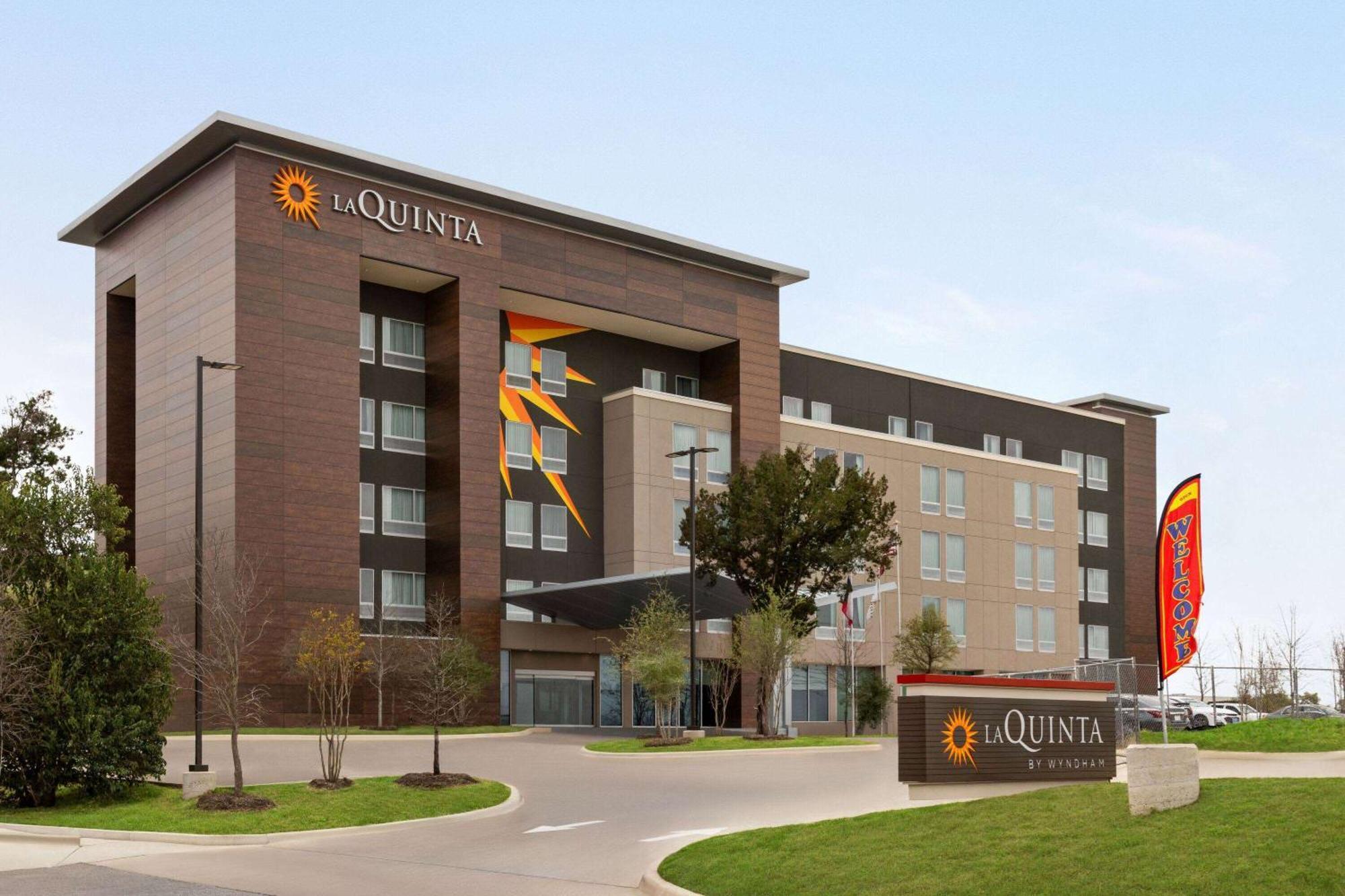 La Quinta Inn & Suites By Wyndham Austin South Exteriör bild