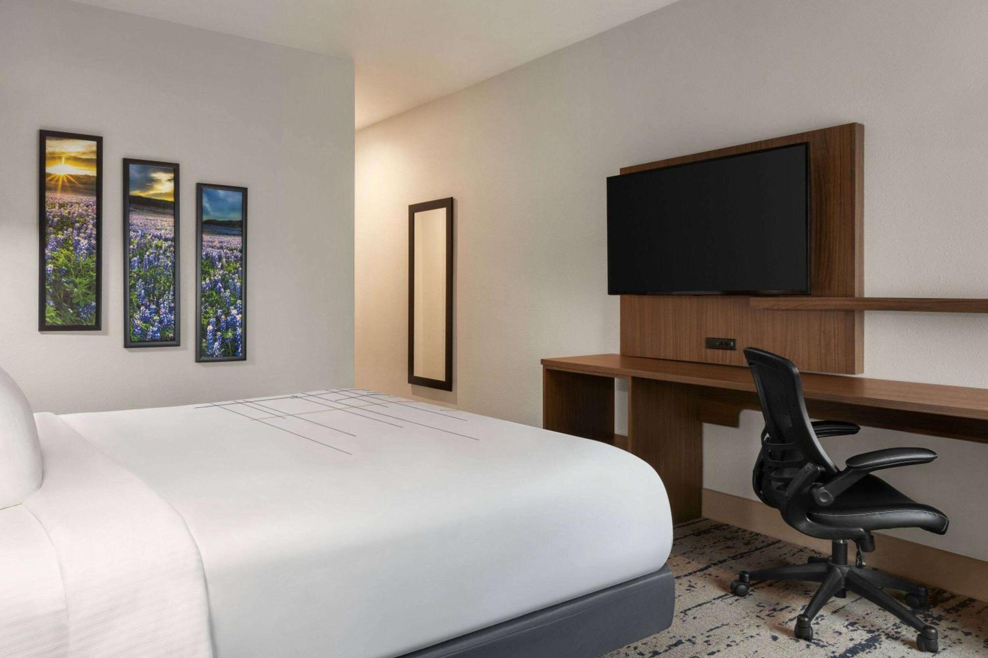 La Quinta Inn & Suites By Wyndham Austin South Exteriör bild