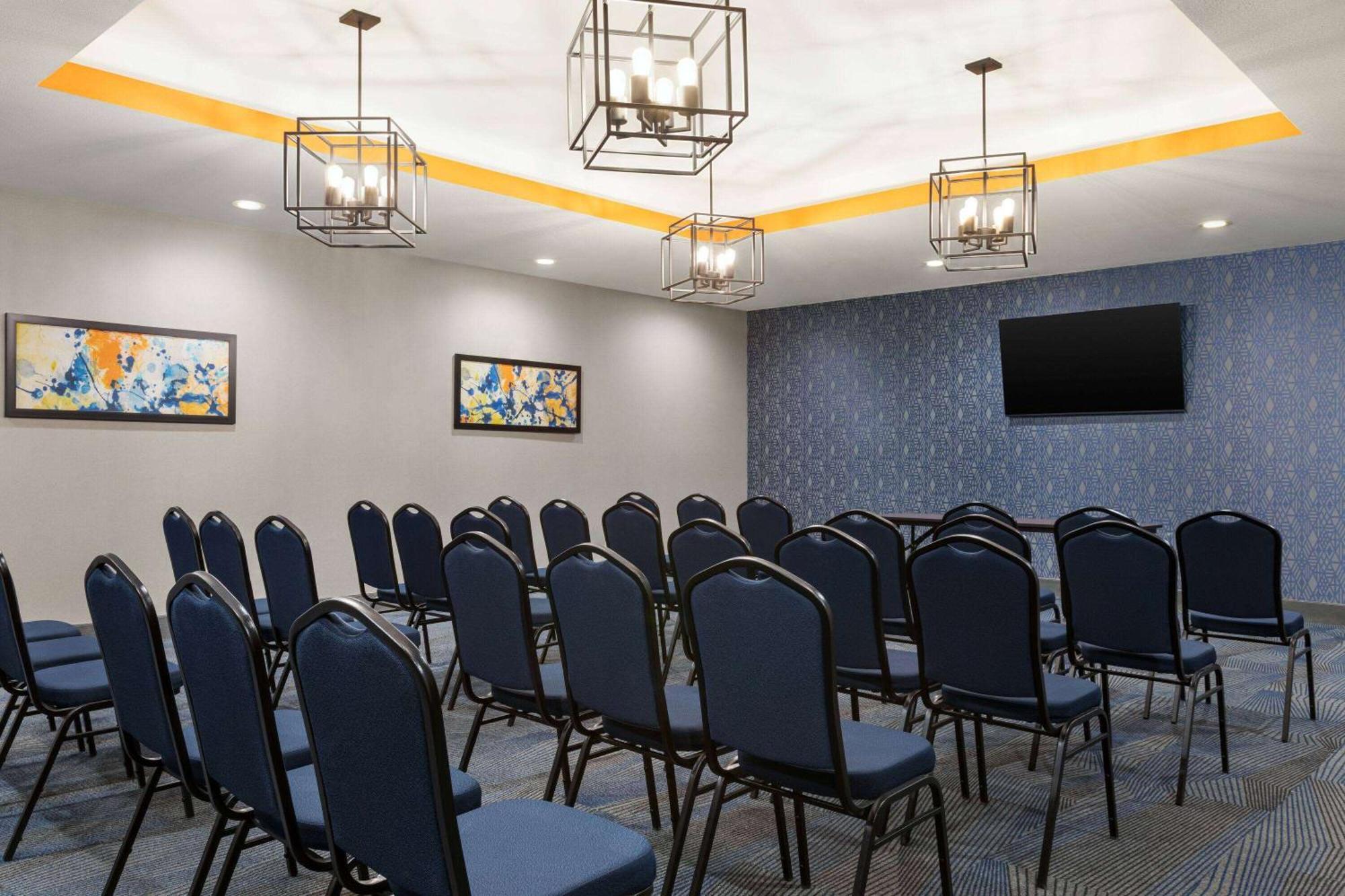 La Quinta Inn & Suites By Wyndham Austin South Exteriör bild