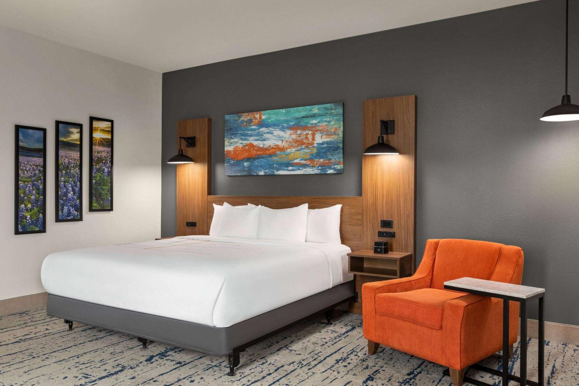 La Quinta Inn & Suites By Wyndham Austin South Exteriör bild